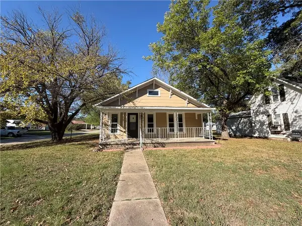301 E 6th Street, Caney, KS 67333