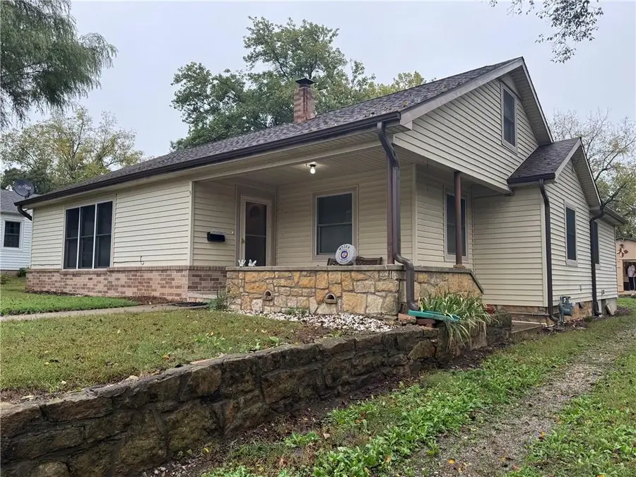 5 N Brayman Street, Paola, KS 66071 - #2
