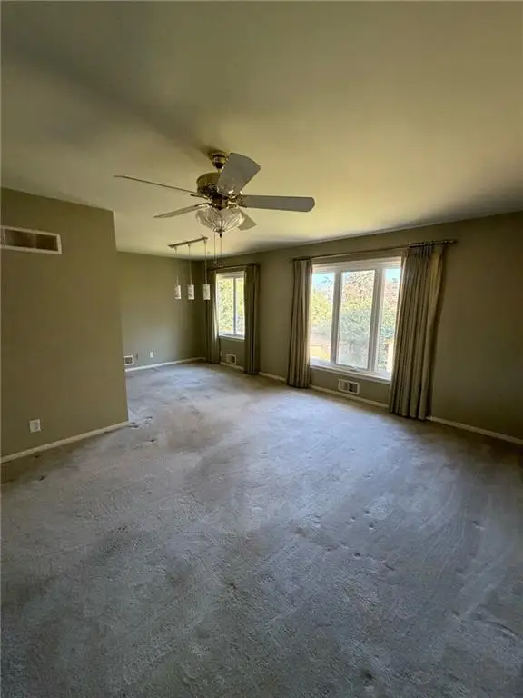 8207 Kenwood Avenue, Kansas City, MO 64131 - #2