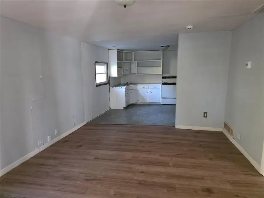 342 E 6th Avenue, Garnett, KS 66032 - #3