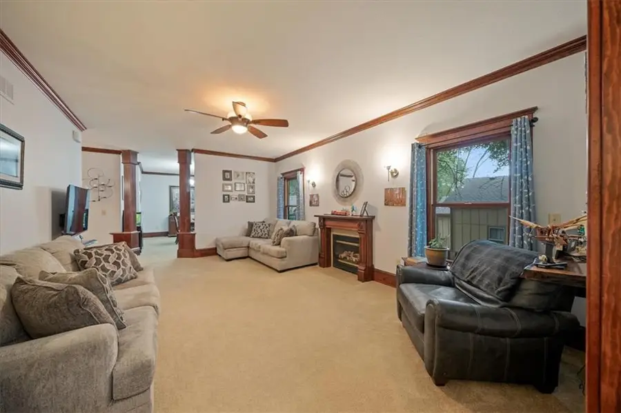 409 E Shawnee Street, Paola, KS 66071 - #2