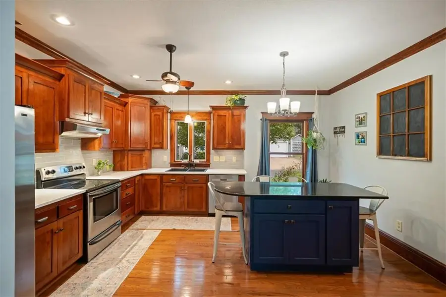 409 E Shawnee Street, Paola, KS 66071 - #3
