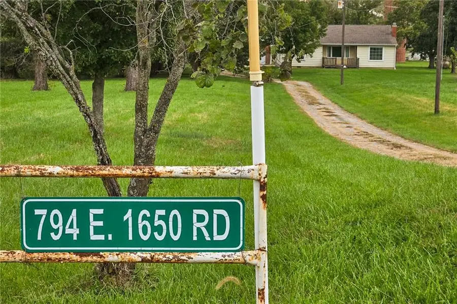 794 E 1650 Road, Baldwin City, KS 66006 - #2