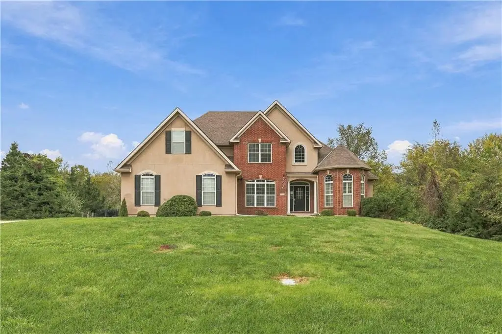 805 SE Willow Place, Blue Springs, MO 64014 - #1