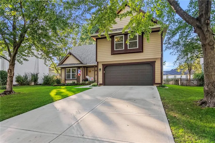 811 N Mesa Street, Olathe, KS 66061 - #3