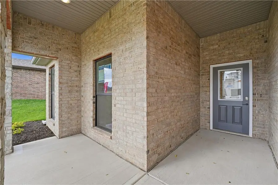 18420 W 195th Street, Spring Hill, KS 66083 - #3