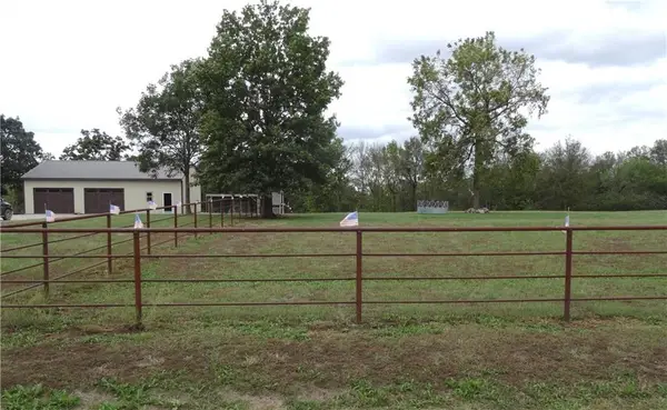 497 Se Rattle Snake Hill Road, Butler, MO 64730