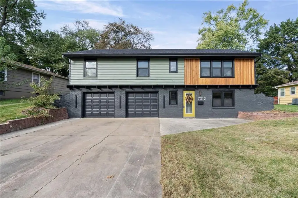 7312 Hedges Avenue, Raytown, MO 64133 - #1