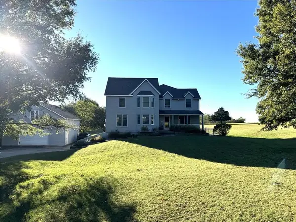 9260 Oakcrest Drive, Lenexa, KS 66227