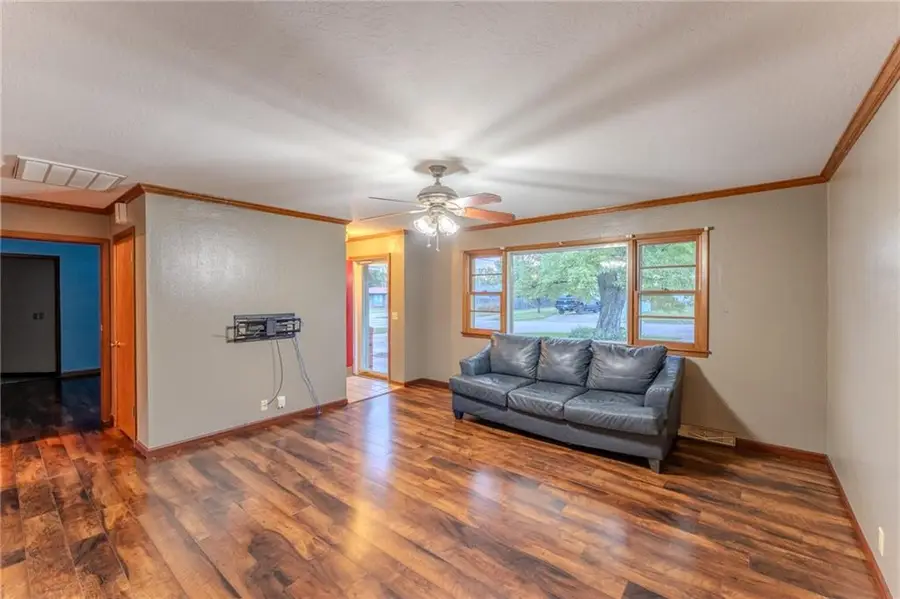 709 S Rutter Avenue, Chanute, KS 66720 - #2