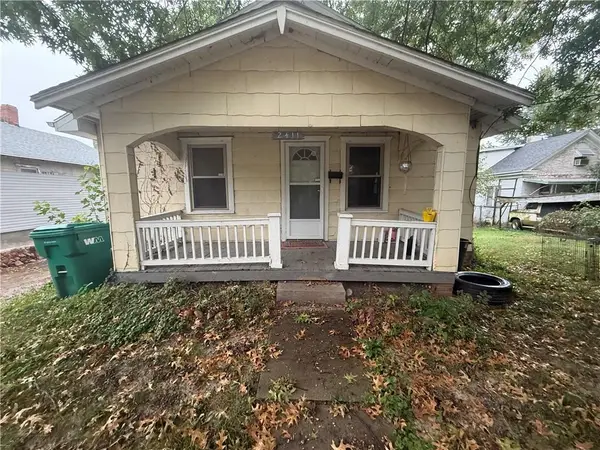 2411 S 28th Street, St Joseph, MO 64503