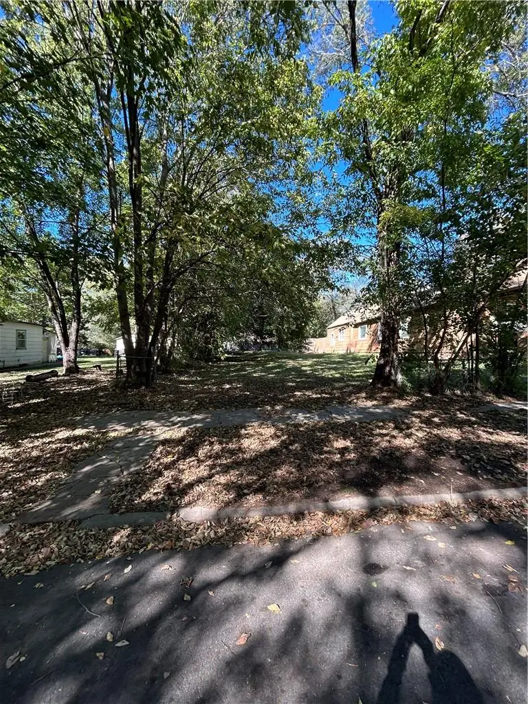 510 Dakota Street, Leavenworth, KS 66048 - #3