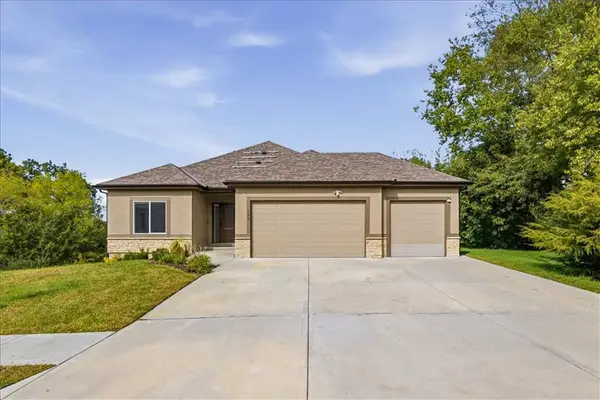 800 NW Hickory Ridge Drive, Grain Valley, MO 64029