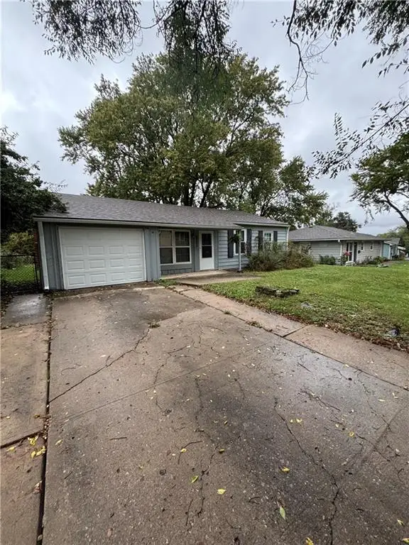 6002 E 152nd Street, Grandview, MO 64030