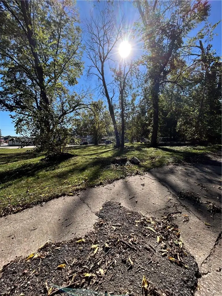 410 Pottawatomie Street, Leavenworth, KS 66048 - #3