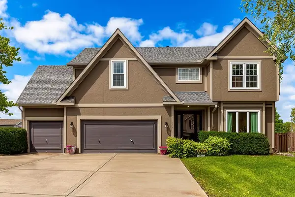 9921 N Highland Place, Kansas City, MO 64155