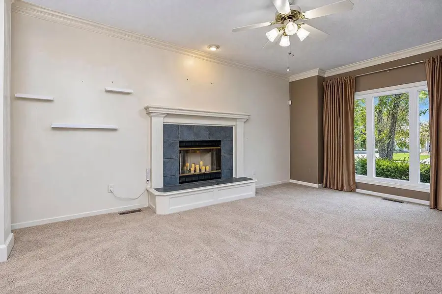9921 N Highland Place, Kansas City, MO 64155 - #2