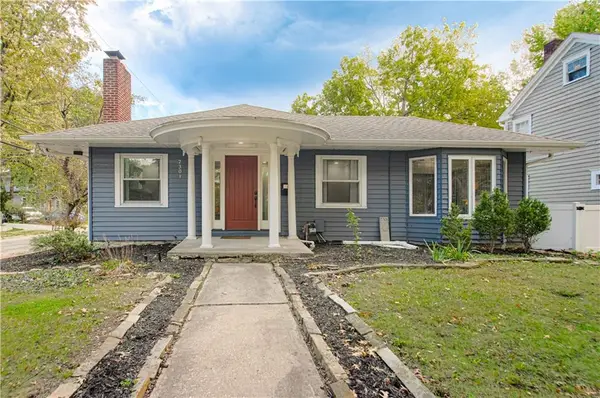7301 Summit Street, Kansas City, MO 64114