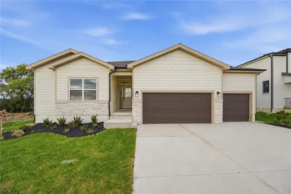18580 W 195th Street, Spring Hill, KS 66083