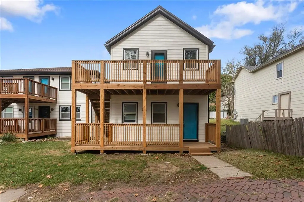 724 Seneca Street, Leavenworth, KS 66048 - #1