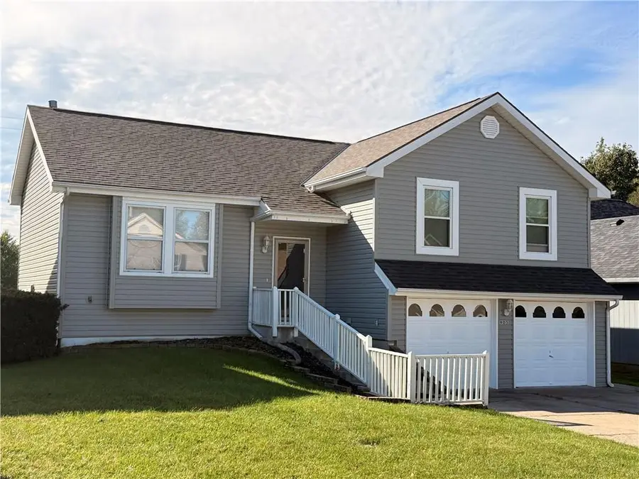 905 Village Street, Leavenworth, KS 66048 - #2
