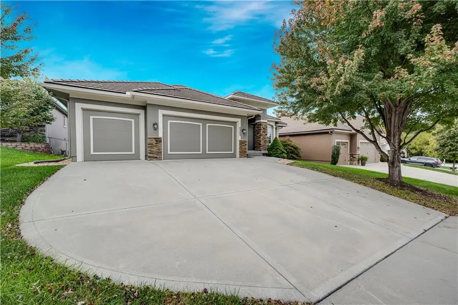 4323 NE Park Trails Court, Lees Summit, MO 64064 - #2