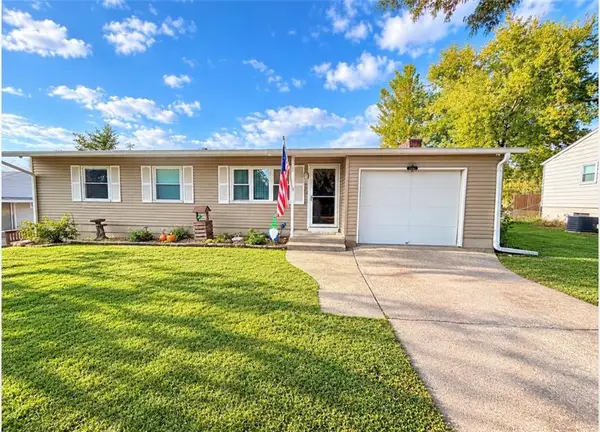 1216 W Crestview Drive, Maryville, MO 64468