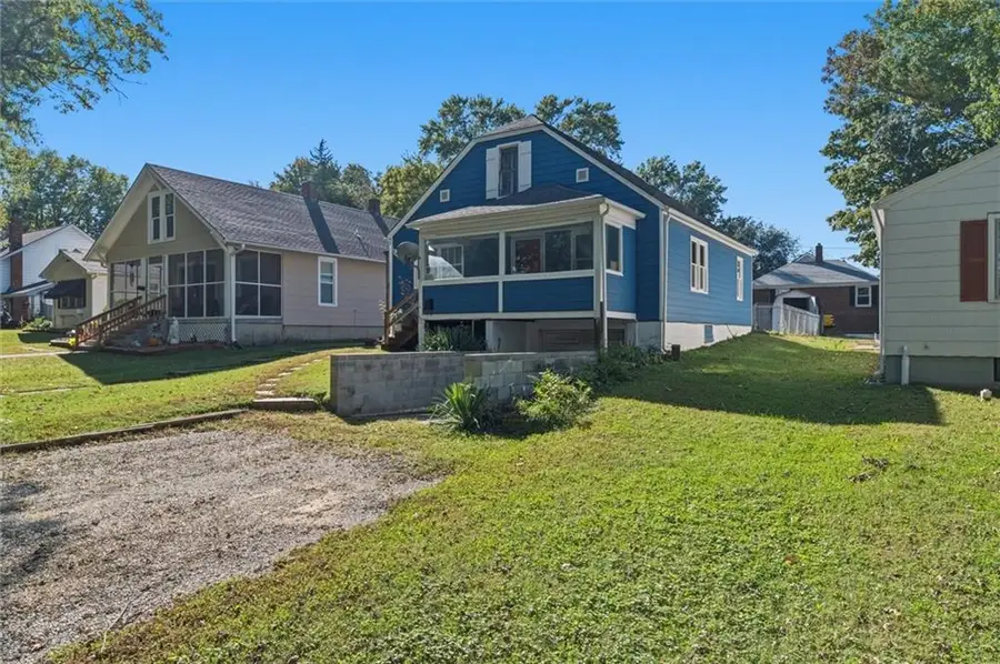 1504 9th Avenue, Leavenworth, KS 66048 - #2
