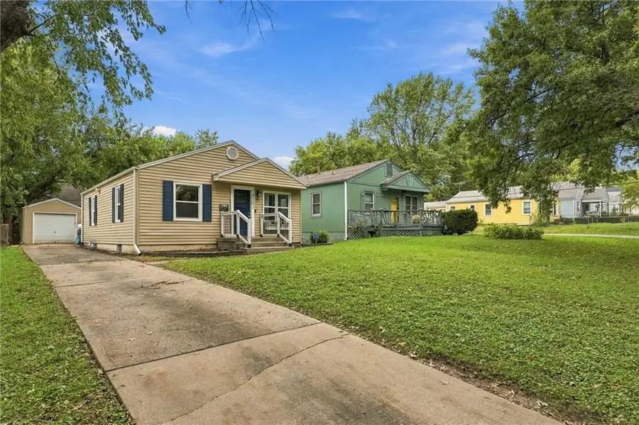 8002 Main Street, Kansas City, MO 64114 - #2