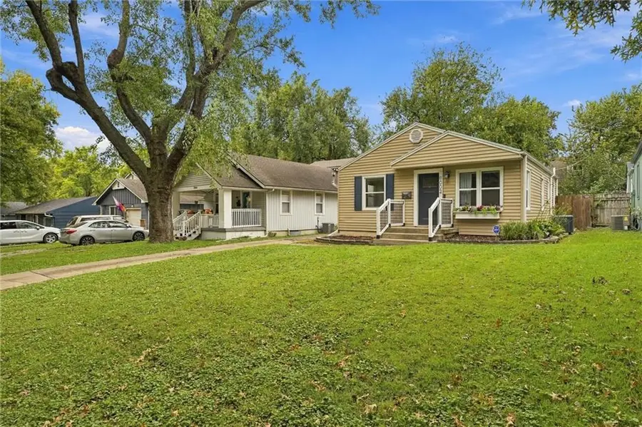 8002 Main Street, Kansas City, MO 64114 - #3