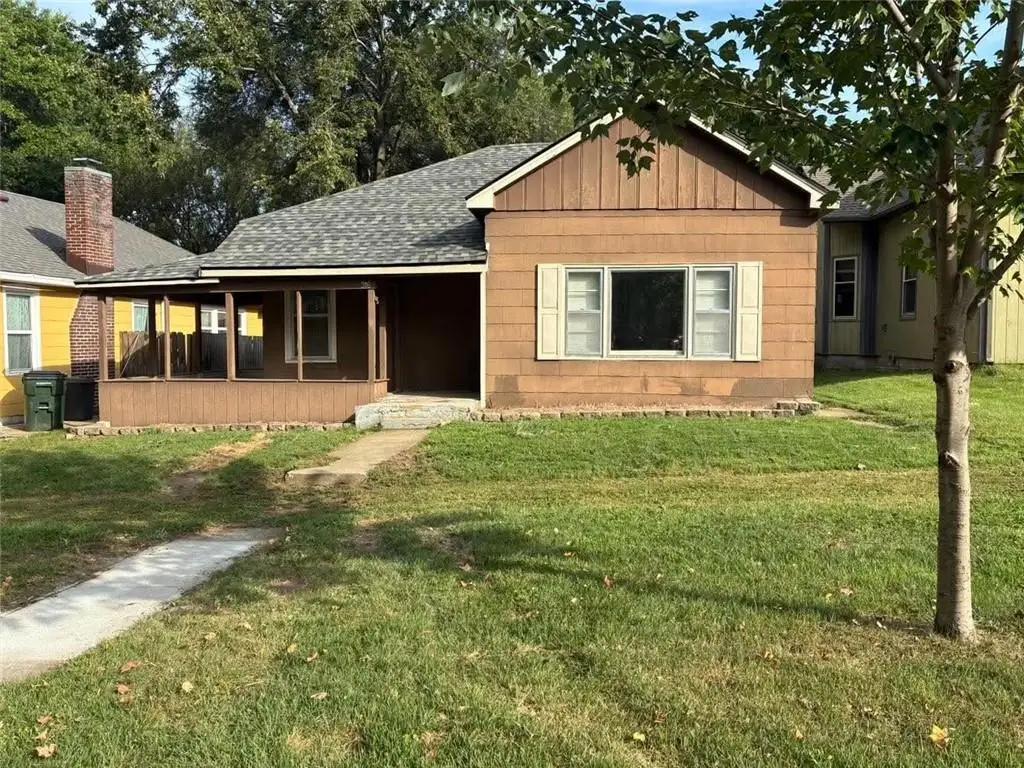 316 Vine Street, Leavenworth, KS 66048 - #1