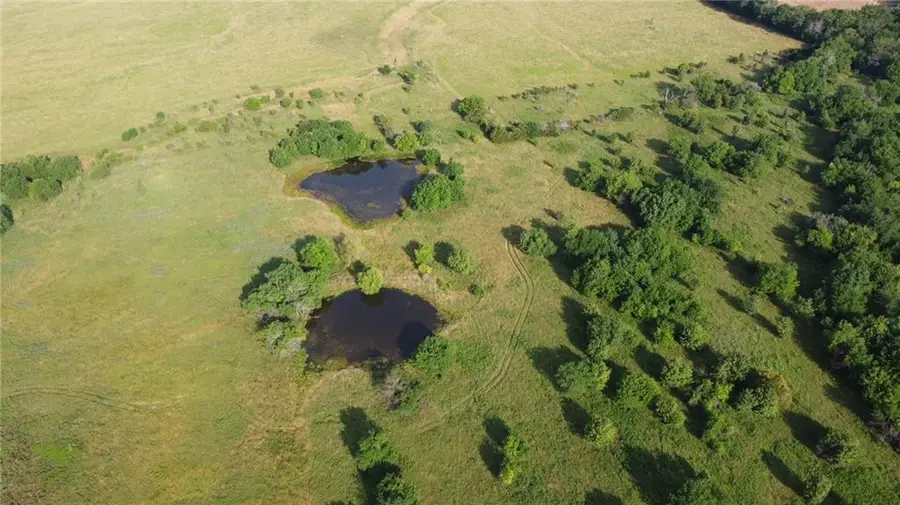617 N 200th Street, Farlington, KS 66734 - #2