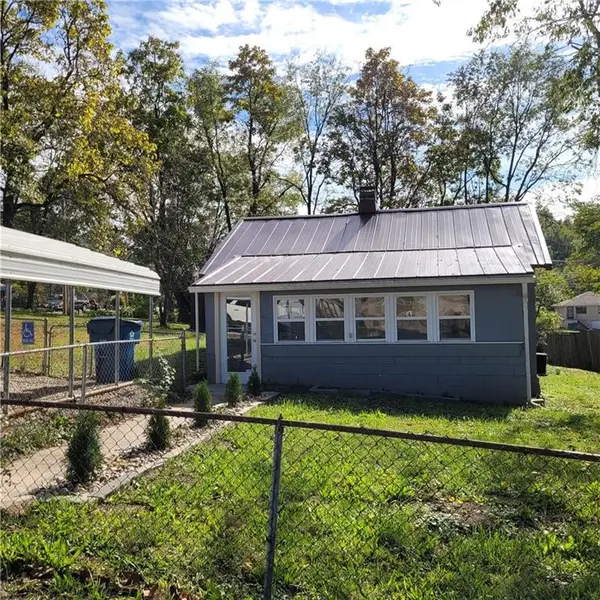 11909 E Kentucky Avenue, Sugar Creek, MO 64054