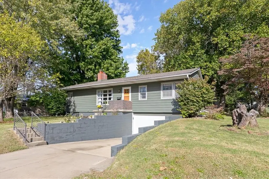 6612 W 85th Street, Overland Park, KS 66212 - #2