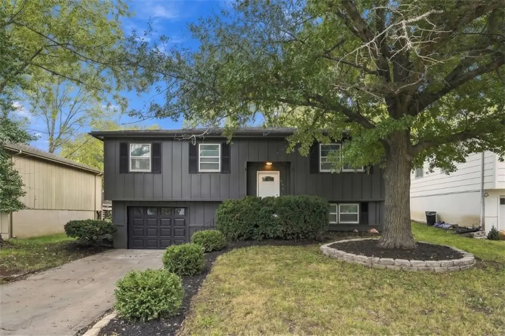 506 E Osage Street, Paola, KS 66071 - #1