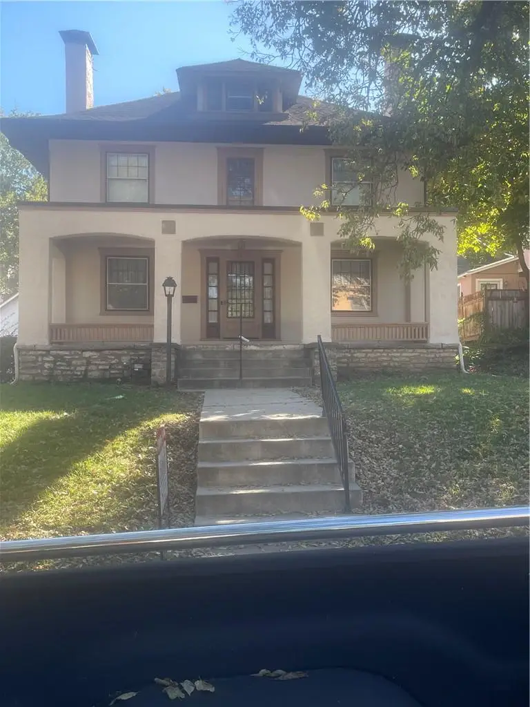 11 W Concord Avenue, Kansas City, MO 64112 - #1