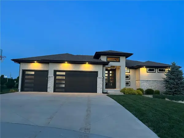 17505 Manor Street, Overland Park, KS 66085
