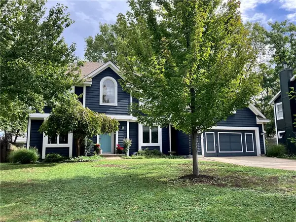 5813 Robinson Lane, Overland Park, KS 66202
