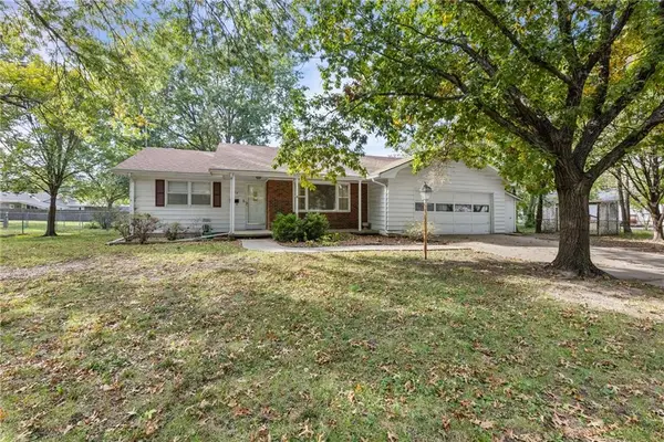 1518 S Maple Street, Ottawa, KS 66067