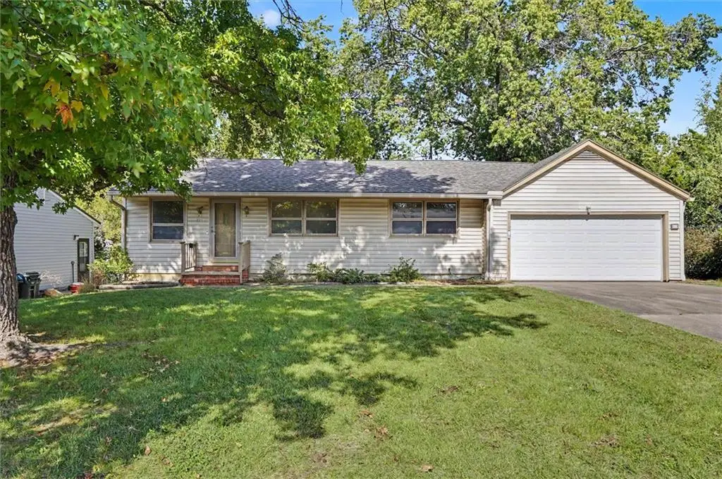 812 W 22nd Street, Lawrence, KS 66046 - #1