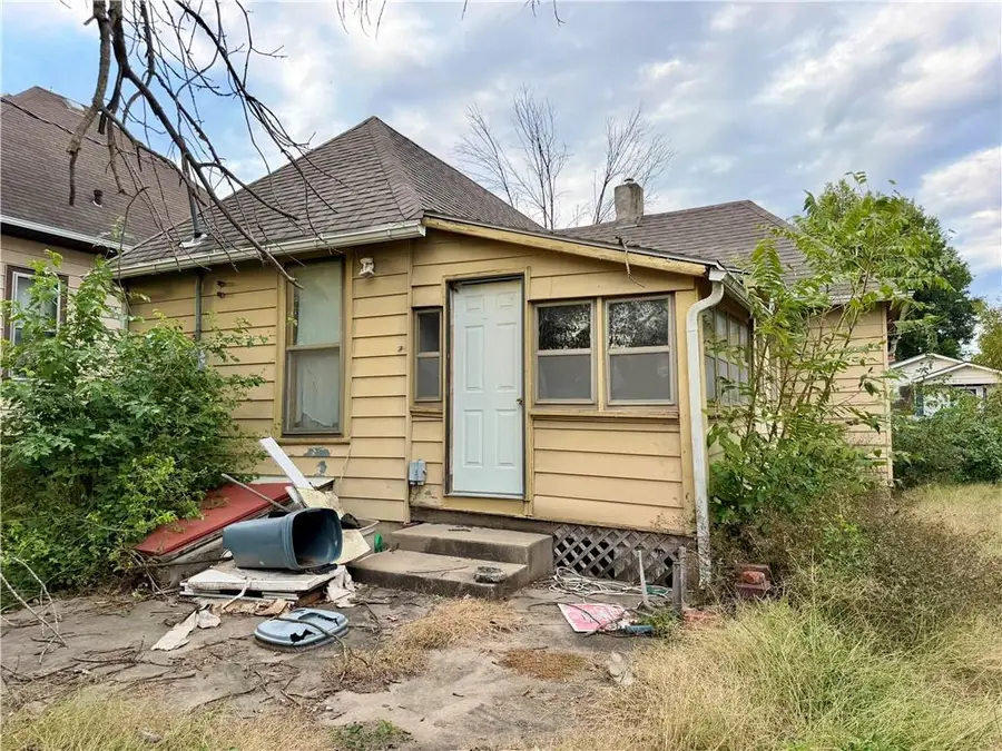 2310 Edmond Street, Saint Joseph, MO 64501 - #2