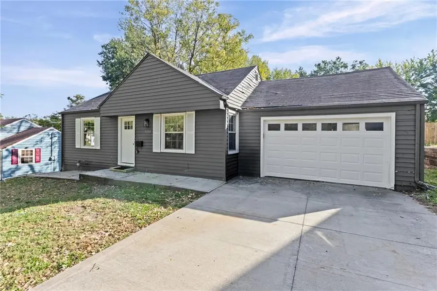 3203 NE 56th Street, Kansas City, MO 64119 - #3