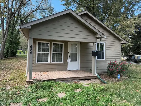 924 N Mulberry Street, Ottawa, KS 66067