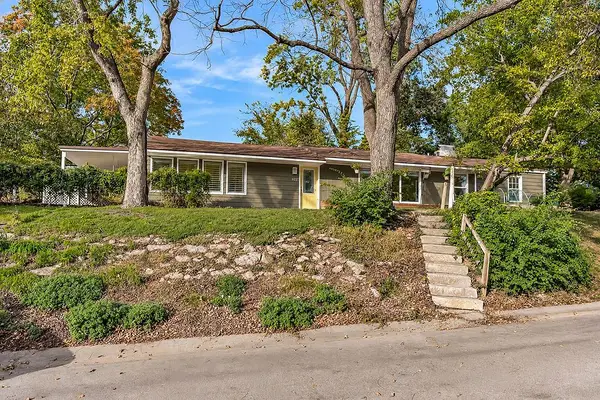 622 Walnut Street, Liberty, MO 64068