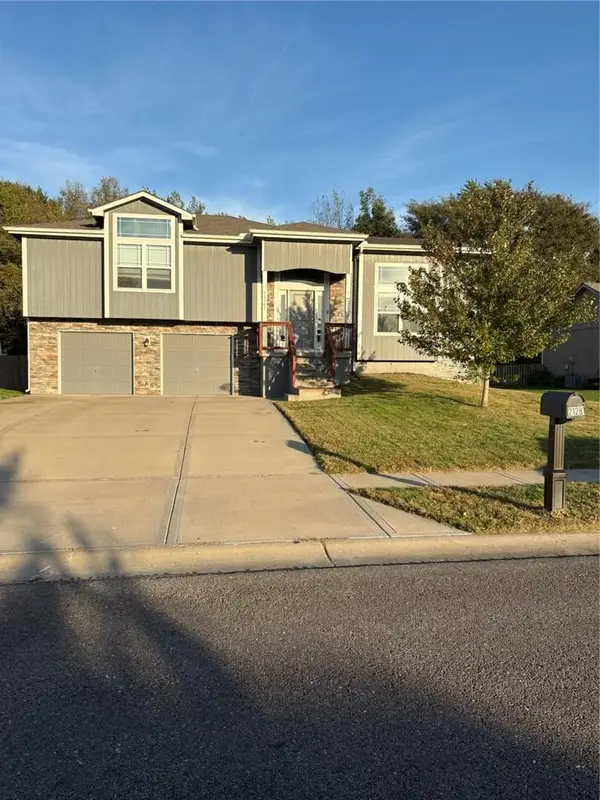 21281 Noble Street, Spring Hill, KS 66083