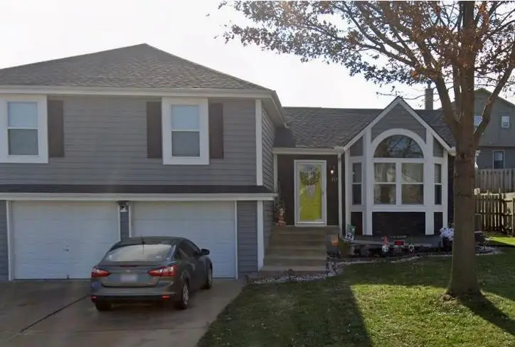 211 NW 113th Terrace, Kansas City, MO 64155 - #1