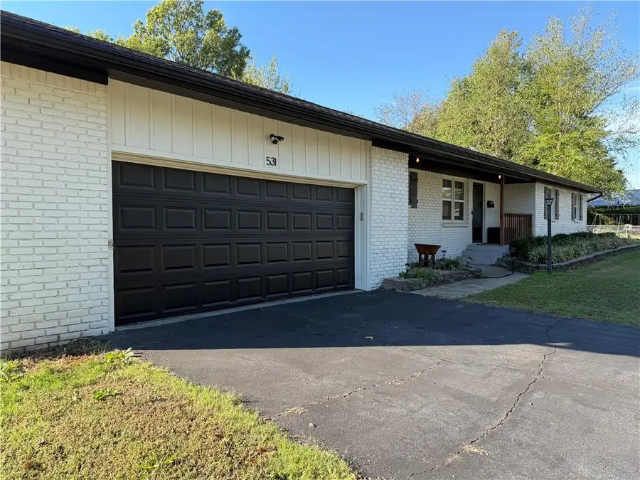 531 Sunset Circle, Columbus, KS 66725 - #2