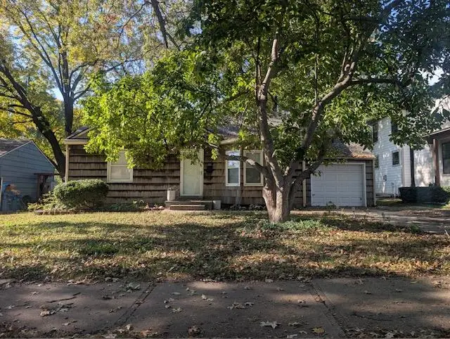 4803 W 71st Terrace, Prairie Village, KS 66208 - #1