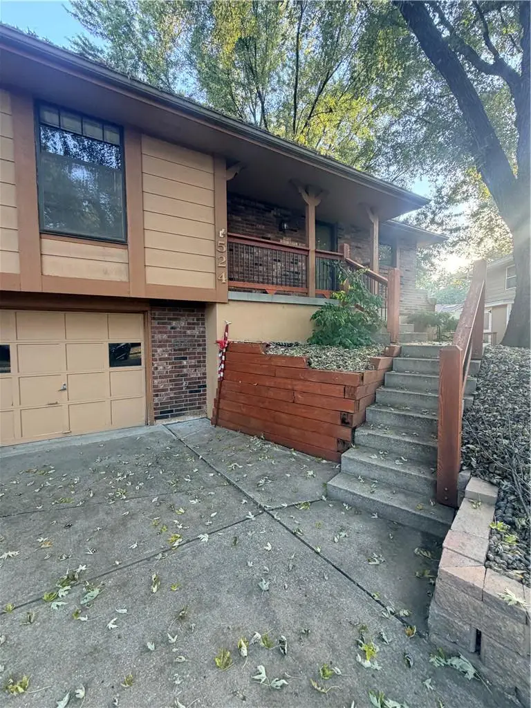 524 NE Stonewall Drive, Blue Springs, MO 64014 - #2