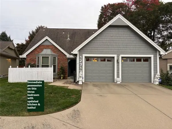 12319 W 82nd Place, Lenexa, KS 66225